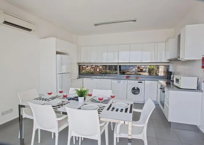 Villa Tavrou Dyo - Luxury 3 Bedroom Latchi With Private Pool