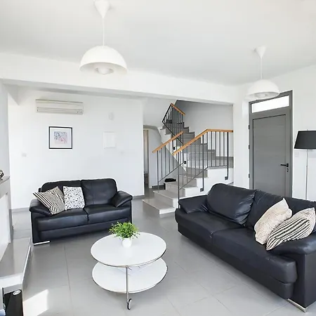 Tavrou Dyo - Luxury 3 Bedroom Latchi With Private Pool - Stunning Sea Views Villa Neo Chorio