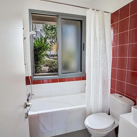 Tavrou Dyo - Luxury 3 Bedroom Latchi With Private Pool 네오 초리오