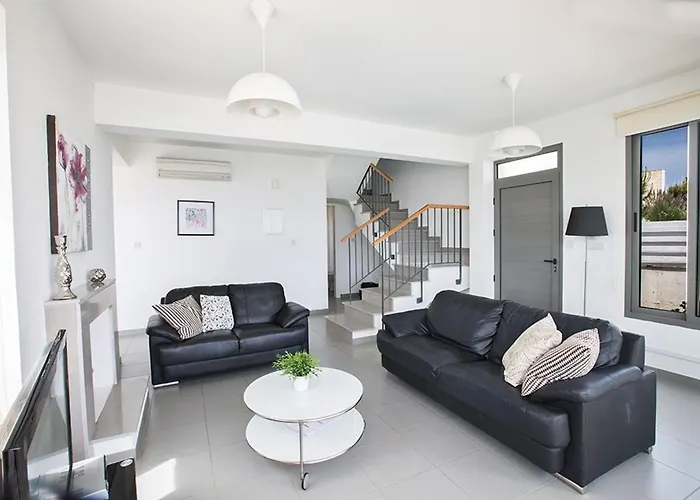 Tavrou Dyo - Luxury 3 Bedroom Latchi With Private Pool Neo Chorio